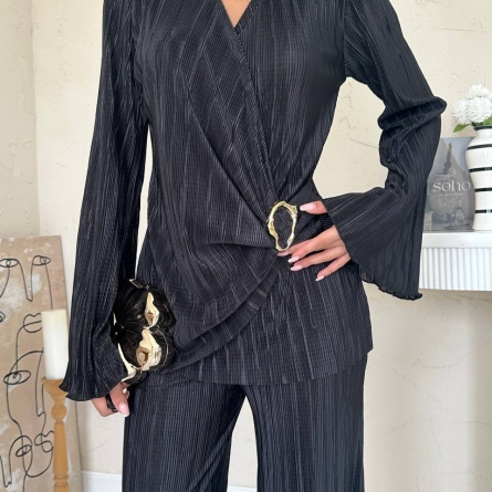 Set Elegant Negru Plisat cu Bluză și Pantaloni