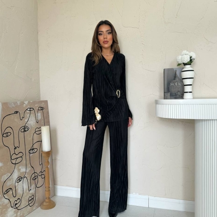 Set Elegant Negru Plisat cu Bluză și Pantaloni