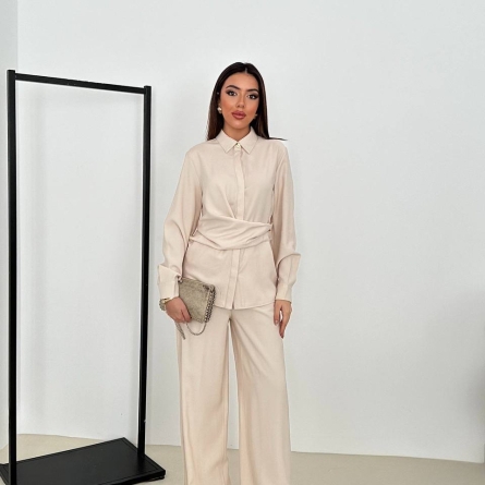 Set Bej cu Cămașă cu Drapaj și Pantaloni Largi