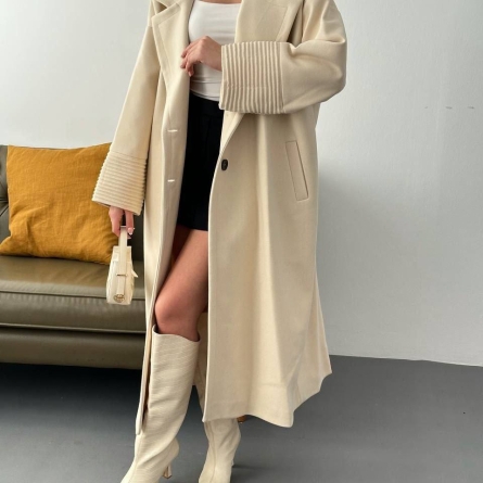 Бежевый Длинное Пальто с Плиссированными Манжетами