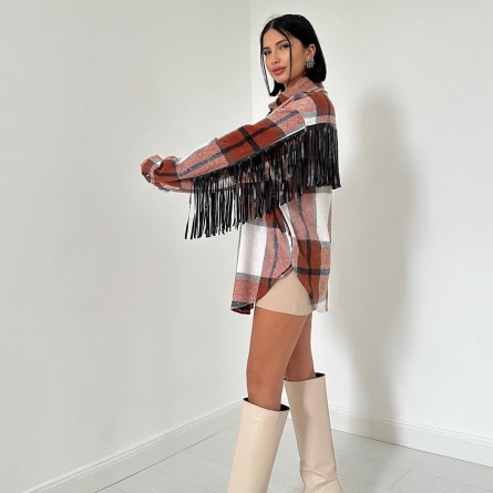Рубашка-куртка в клетку коричневого цвета с бахромой