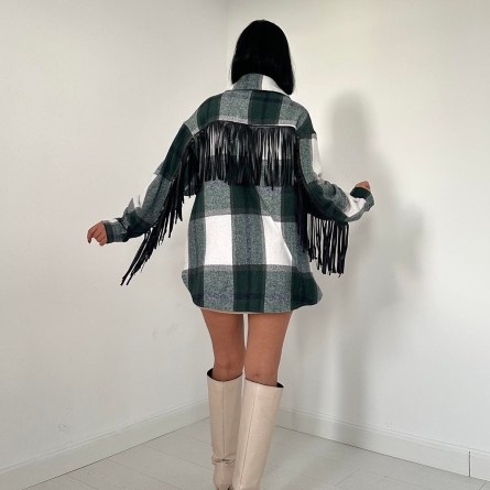 Рубашка-куртка в тёмно-зелёную клетку с бахромой