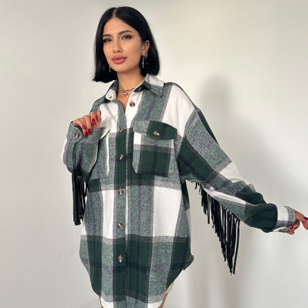 Рубашка-куртка в тёмно-зелёную клетку с бахромой