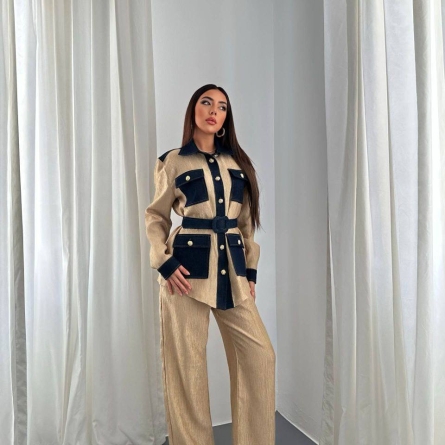 Элегантный комплект с контрастной рубашкой и широкими брюками