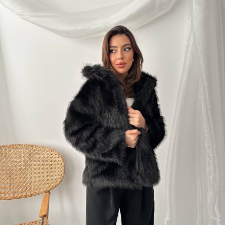 Jachetă Elegantă din Blană Sintetică Neagră cu Guler