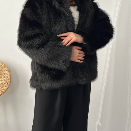 Jachetă Elegantă din Blană Sintetică Neagră cu Guler