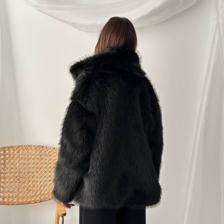 Jachetă Elegantă din Blană Sintetică Neagră cu Guler