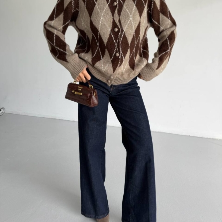 Cardigan Tricotat cu Model Argyle Maro-Beige