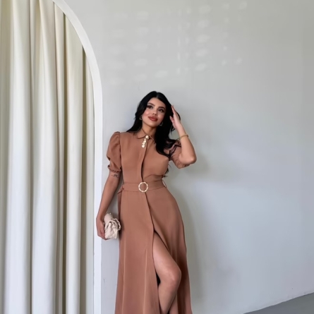 Капучино миди-платье с поясом и пышными рукавами