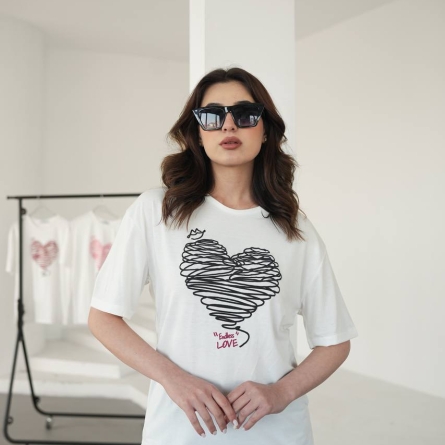 Tricou Alb cu Imprimeu Inimă Neagră