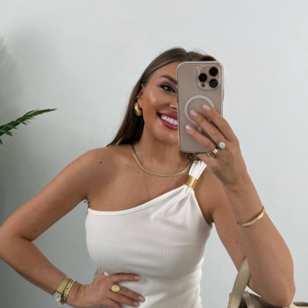 Белый асимметричный топ с золотистой деталью