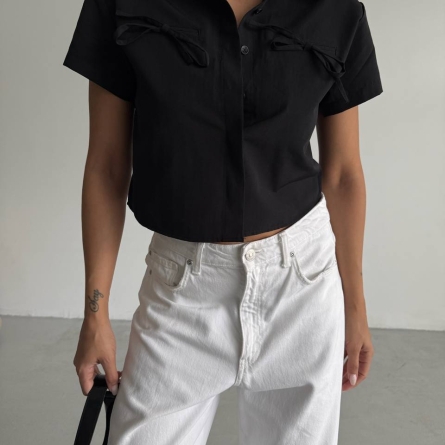 Чёрная укороченная рубашка с бантиками