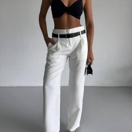 Белые классические брюки с высокой талией
