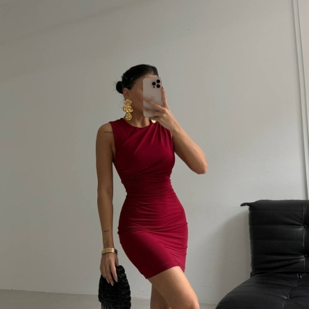 Rochie Bordo Mini Drapată fără M&acirc;neci