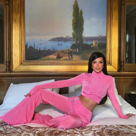 Бархатный розовый костюм из трех предметов