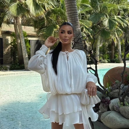 Rochie Albă Mini Plisată cu Volane