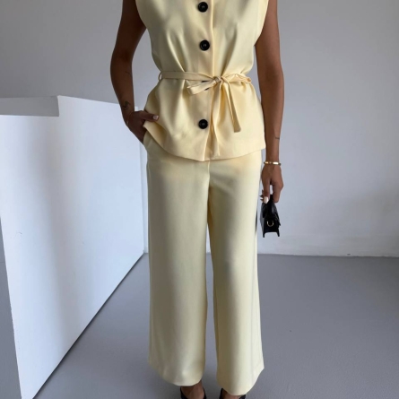 Set galben cu vestă și pantaloni evazați