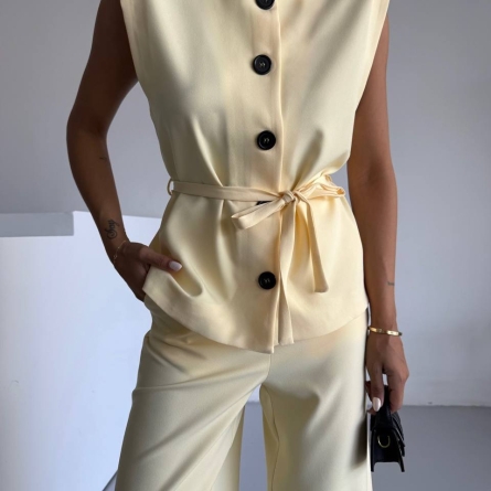 Set galben cu vestă și pantaloni evazați