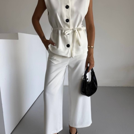 Белый комплект с жилетом и широкими брюками