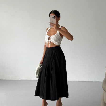 Fustă Neagră Evazată Midi